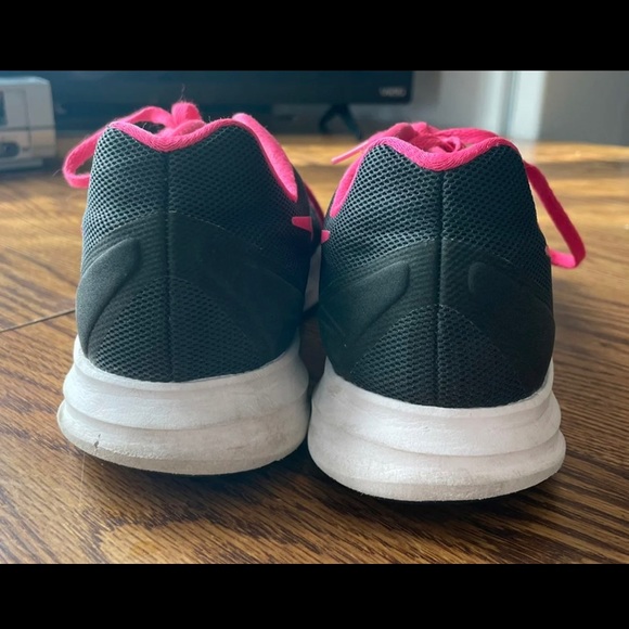 Nike 6.5 youth shoes - Picture 5 of 6